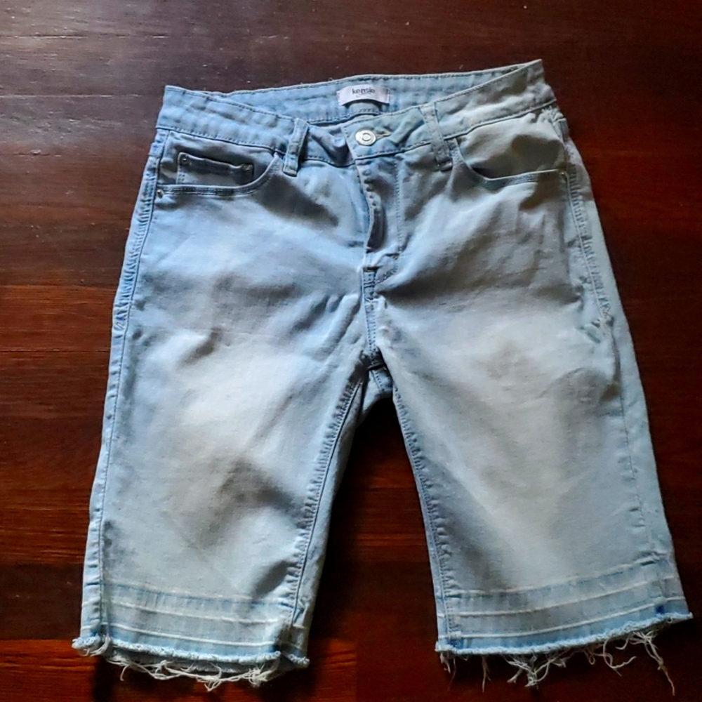 Kensie Jeans Bermuda Shorts Womens Size 4 27 Denim Fray Pockets Stretch High EUC